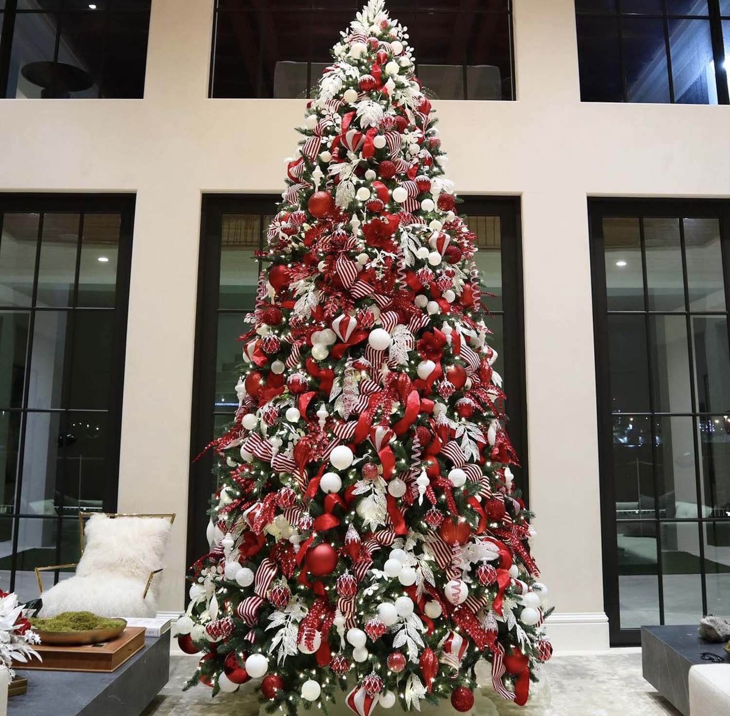 christmas tree dressing service Christmas Decorating Services in Dallas